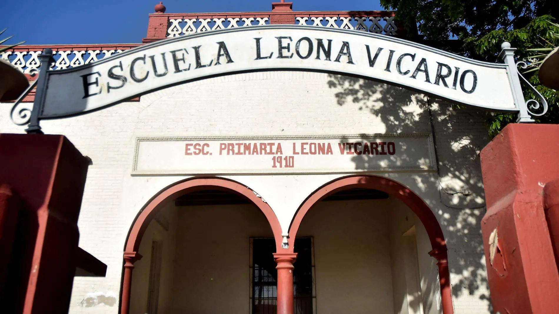 25-05-2022-Escuela Leona Vicario-Carlos Villalba (36)